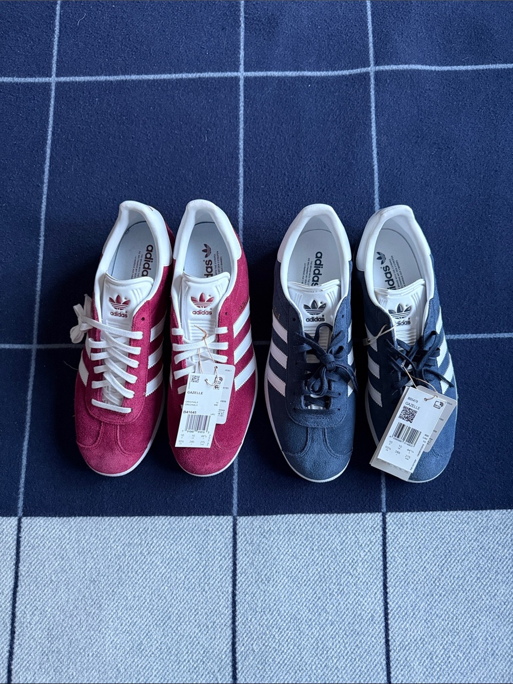 adidas Suede gazelle Sneakers - Red & Blue